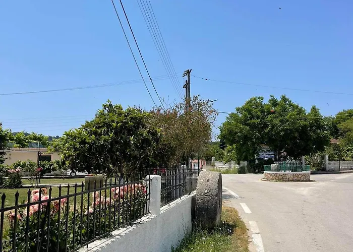 Aspasias Traditional Tatil Evi Peroulades (Corfu)