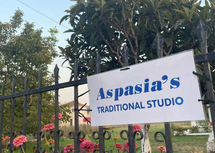 Aspasias Traditional Tatil Evi Peroulades (Corfu)